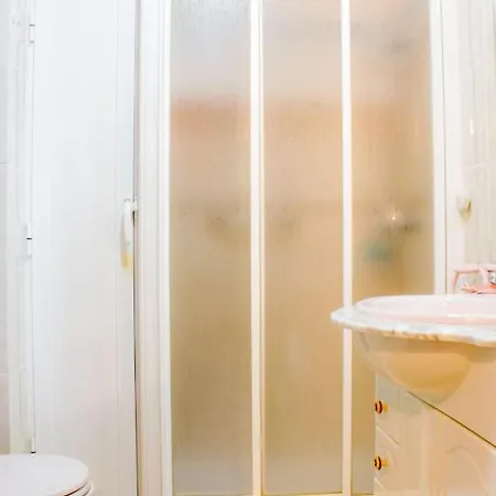 Dawids Apartmt Near The * Торрев'єха